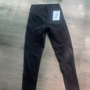 NWT ZYIA Brilliant HR 7/8 Leggings size 4